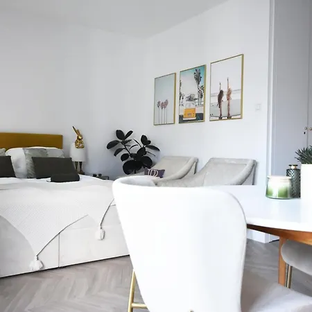 Royal Apartment *